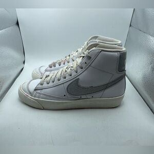 Nike Blazer Mid ‘77 High-Top Sneakers women’s size 6.5